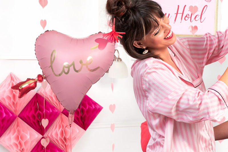 love roze srce sa strelom balon uzivo