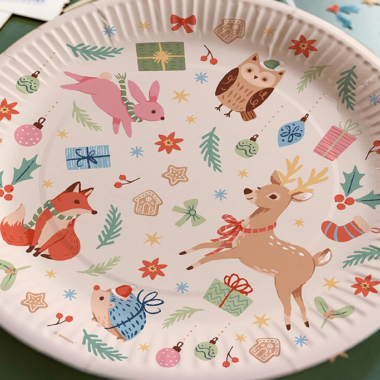 Tanjiri Winter Woodland 23cm - 8 kom