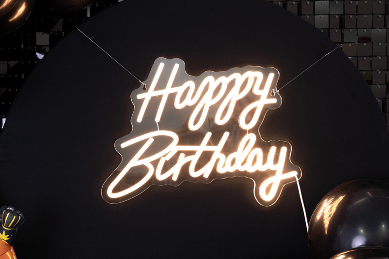 Neon LED lampa - Happy Birthday